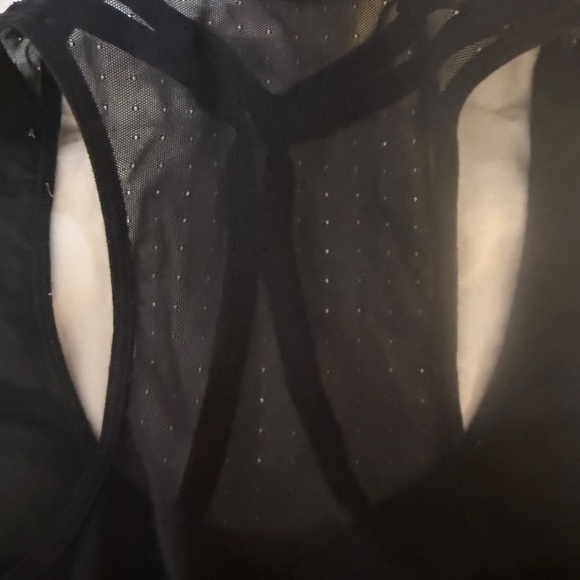 Lululemon Black Tanktop with polka dot mesh pattern sz 4 no pads - Picture 5 of 6